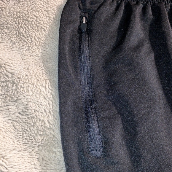 Umbro Reflective Warmups, Large - Picture 4 of 7